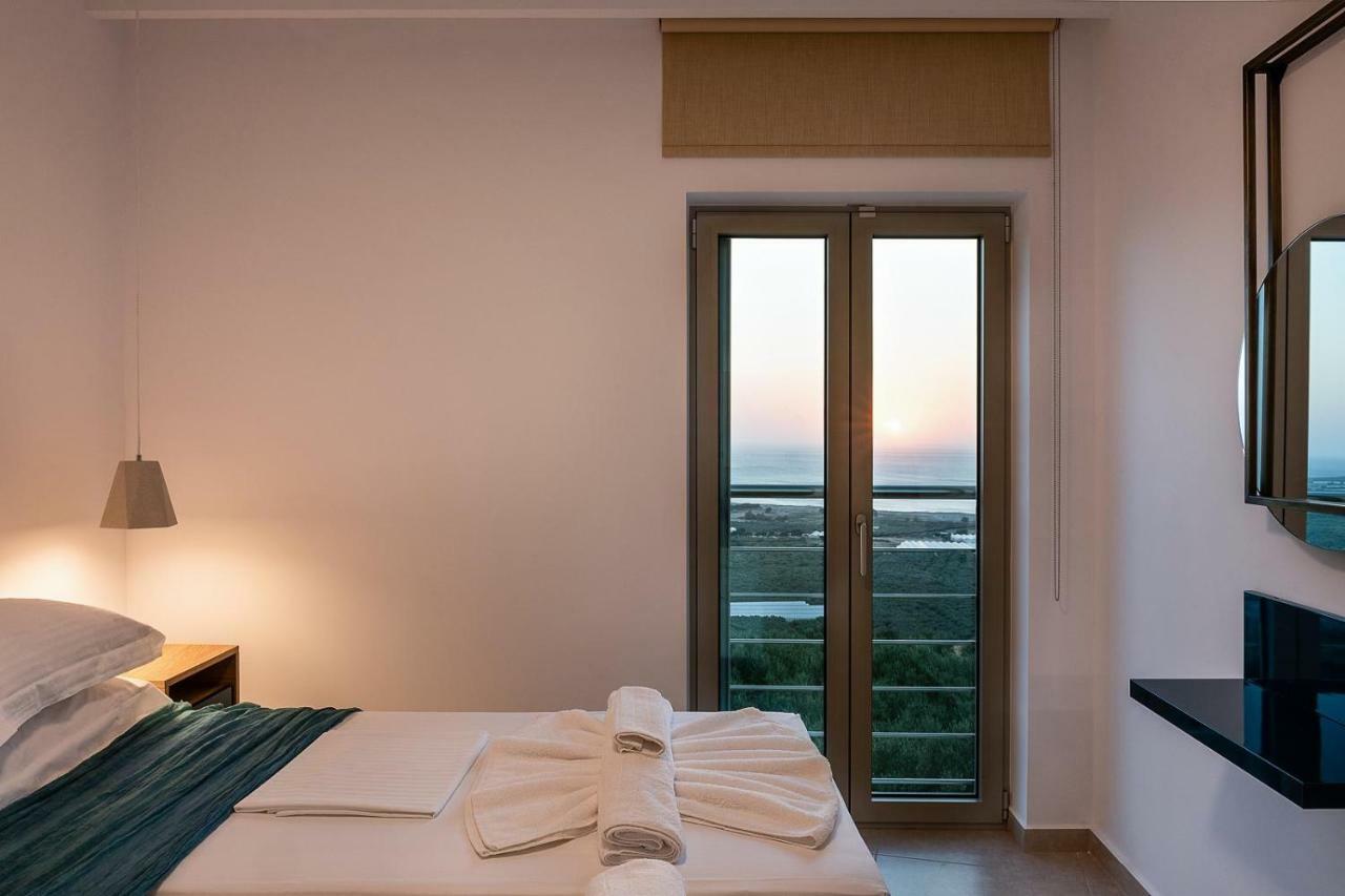 Magnolia Luxury Apartments Falasarna Bagian luar foto